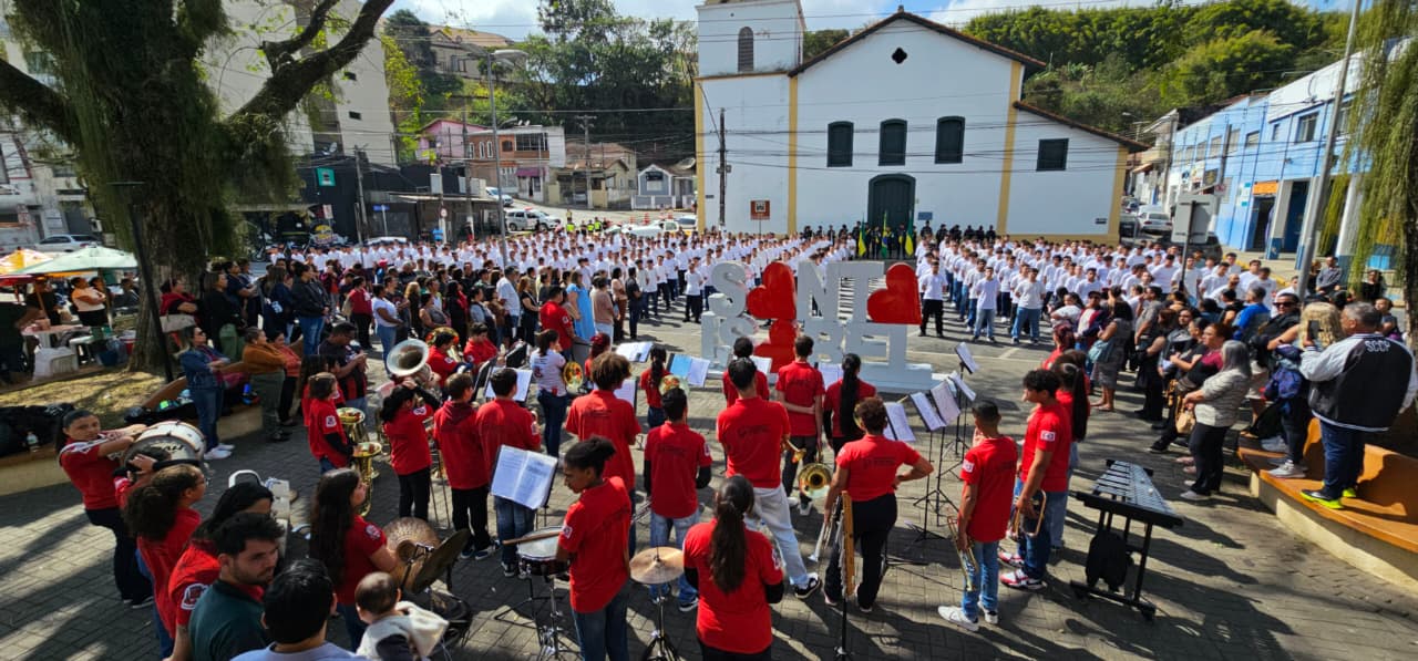 Juramento à Bandeira em Santa Isabel